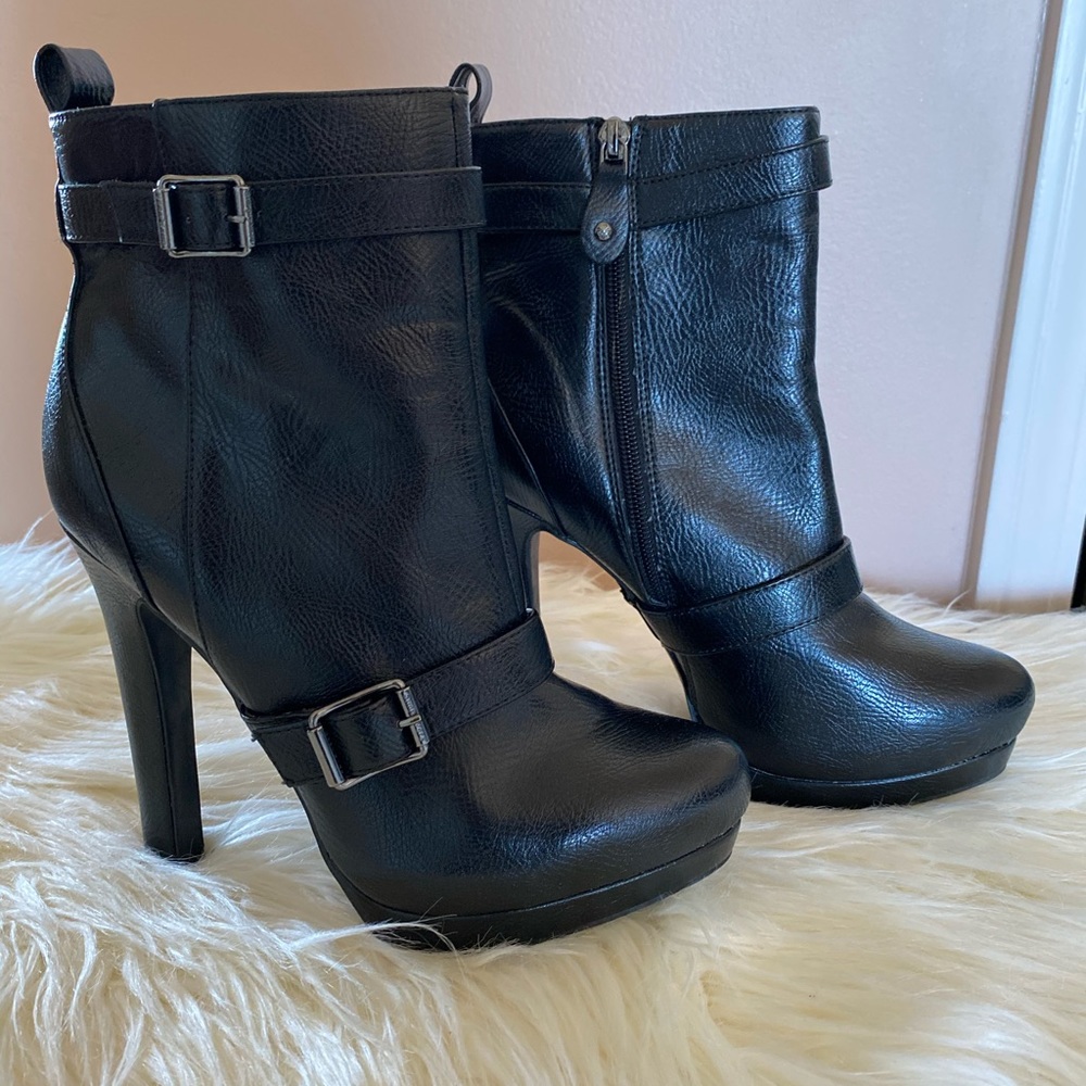 Vera Wang Black Heeled Booties w/ Silver Hardware